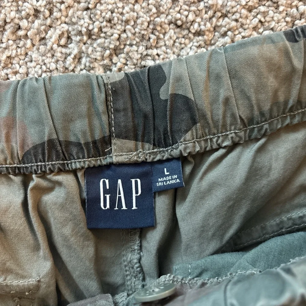 GAP Women's Camouflage Wide Leg Pants - Picture 4 of 5